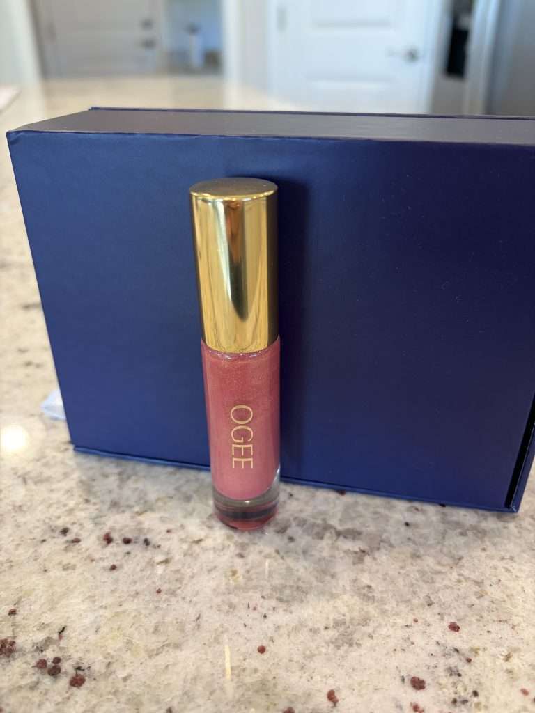 non-toxic beauty gifts, non-toxic beauty gifts for women over 30, clean beauty gifts, ogee beyond clean lip gloss